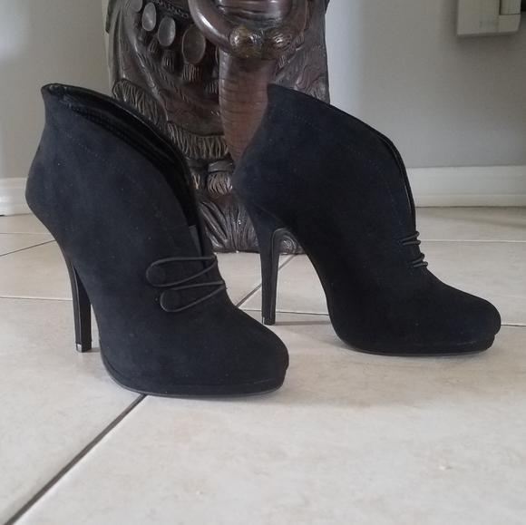 🖤 Apt.9 Heels 🖤 - Picture 2 of 8